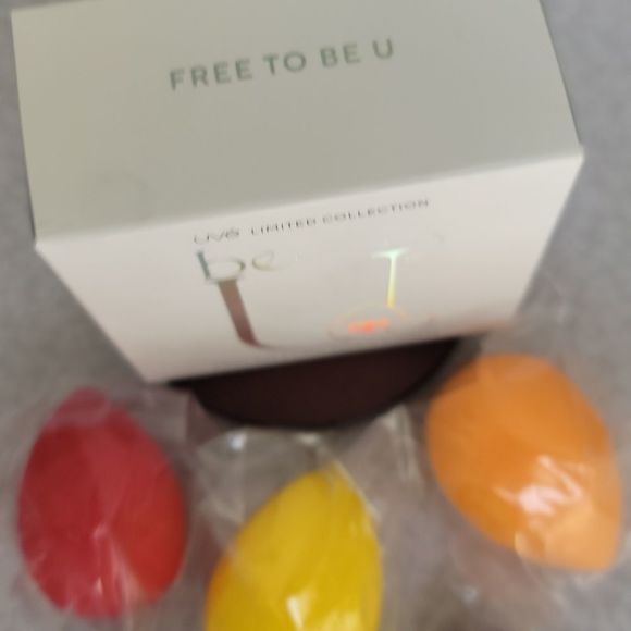 UVÉ Limited Collection Be You - Beauty Blender Set - 3 Full Size & 3 Mini Sponge - Picture 5 of 6